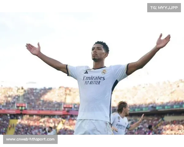 贝林厄姆带着精心准备的胡子和皇马前往迪拜